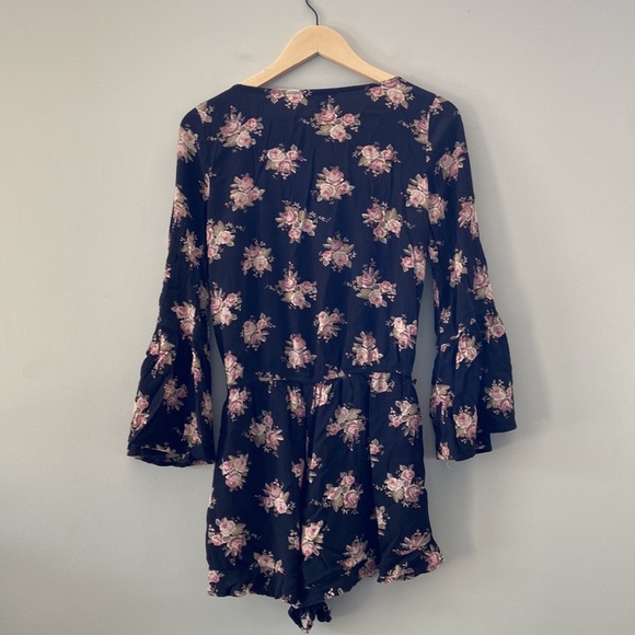 American Eagle Black with Pink Floral Print Summer Pocket Flare Sleeve Romper - Picture 6 of 6